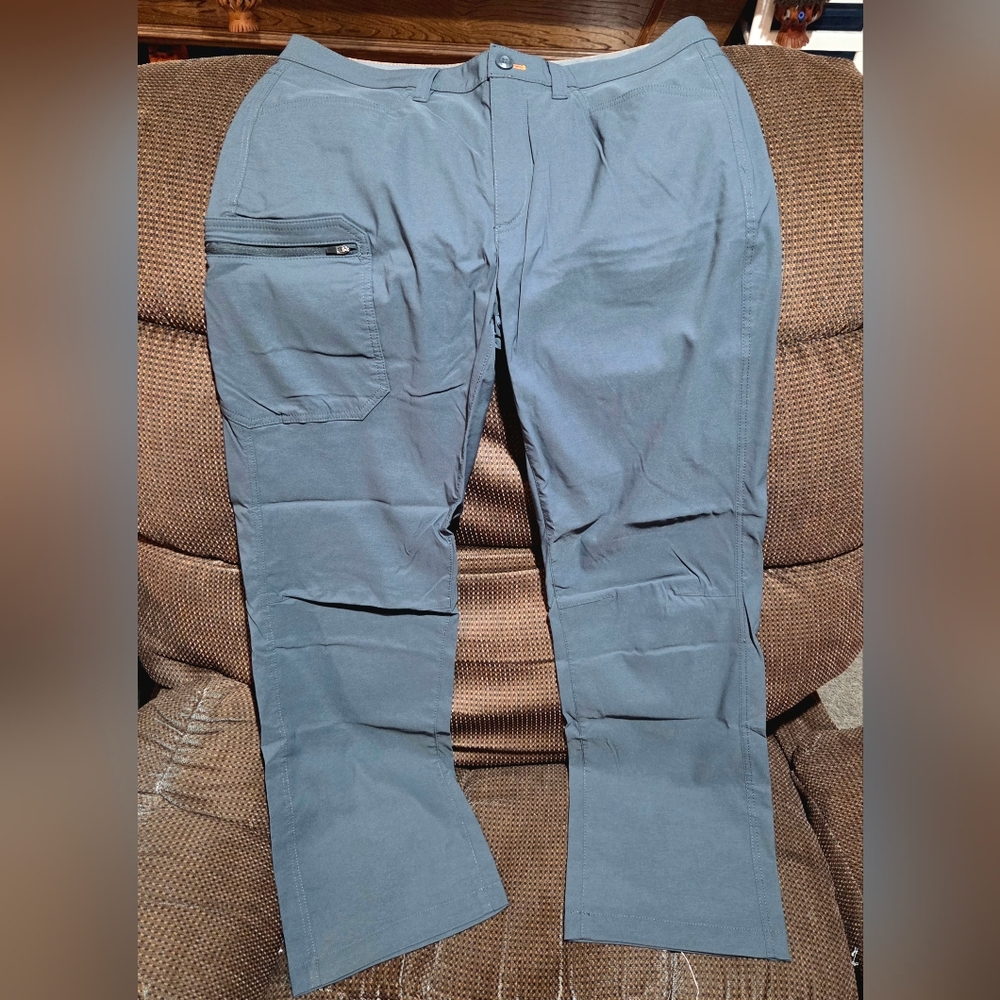 2 Pair Eddie Bauer Men's Slate & Kahki Cargo Pants